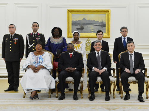 Burkina Faso’s Ambassador Presents His Credentials to President Gül